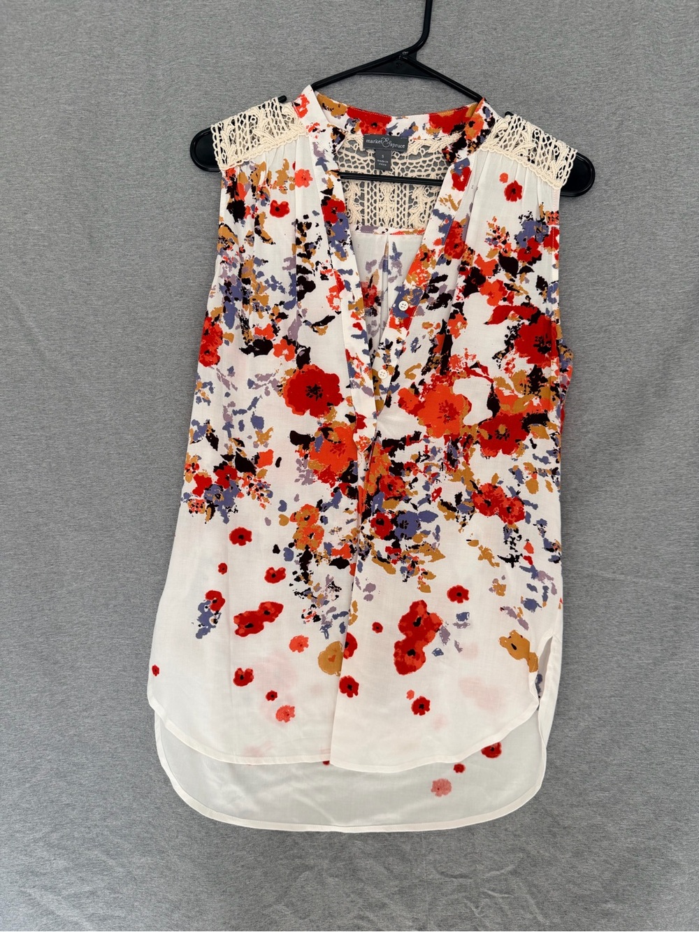 Market & Spruce Sleeveless Floral Camisole - White with Red & Purple Accents